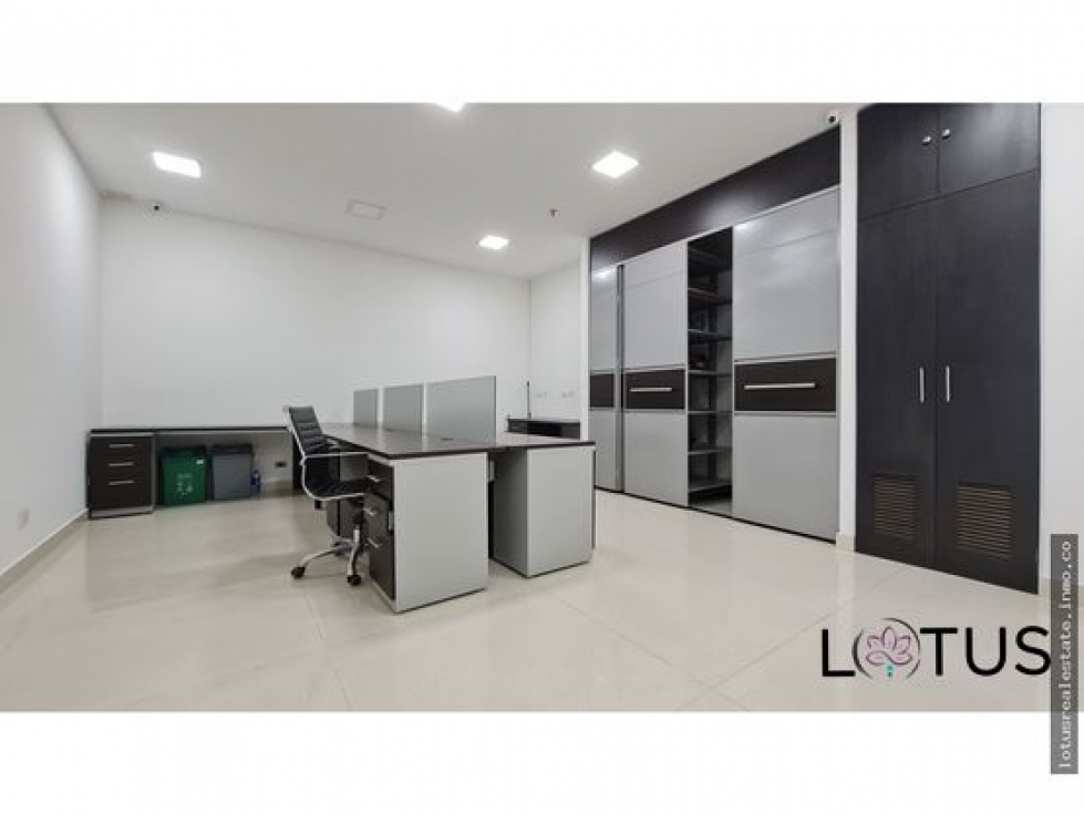 SE VENDE OFICINA EDIFICIO KRYSTAL NORTH POINT — foto 6