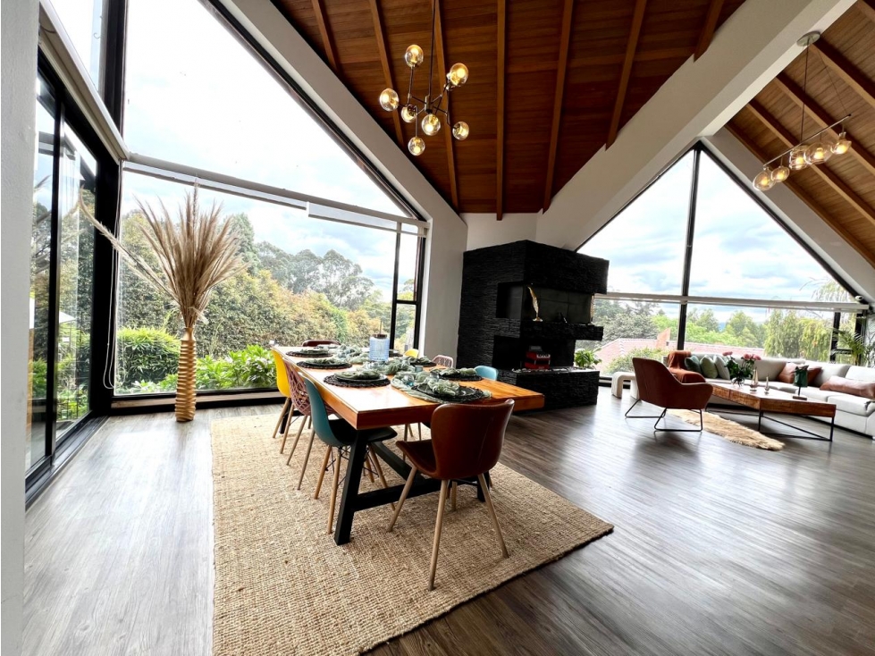 CASA EXCLUSIVA EN VENTA CON DISEÑO ÚNICO EN SUBA PROVENZA