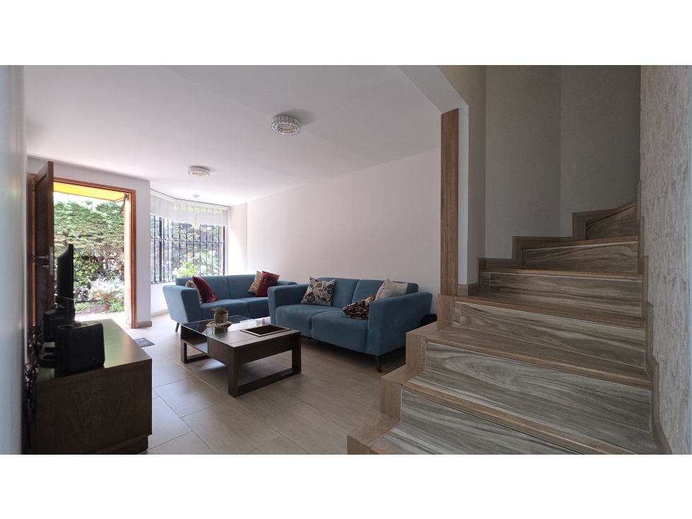 SE VENDE CASA REMODELADA EN MODELO NORTE