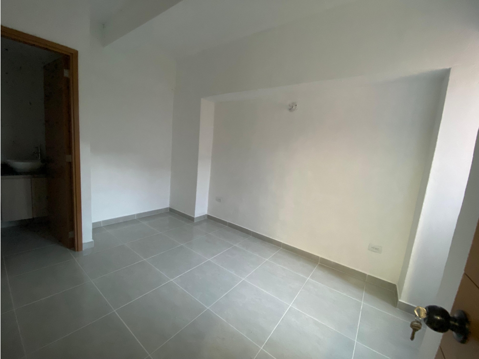 Vendo apartamento en rionegro sector fontibón — foto 2