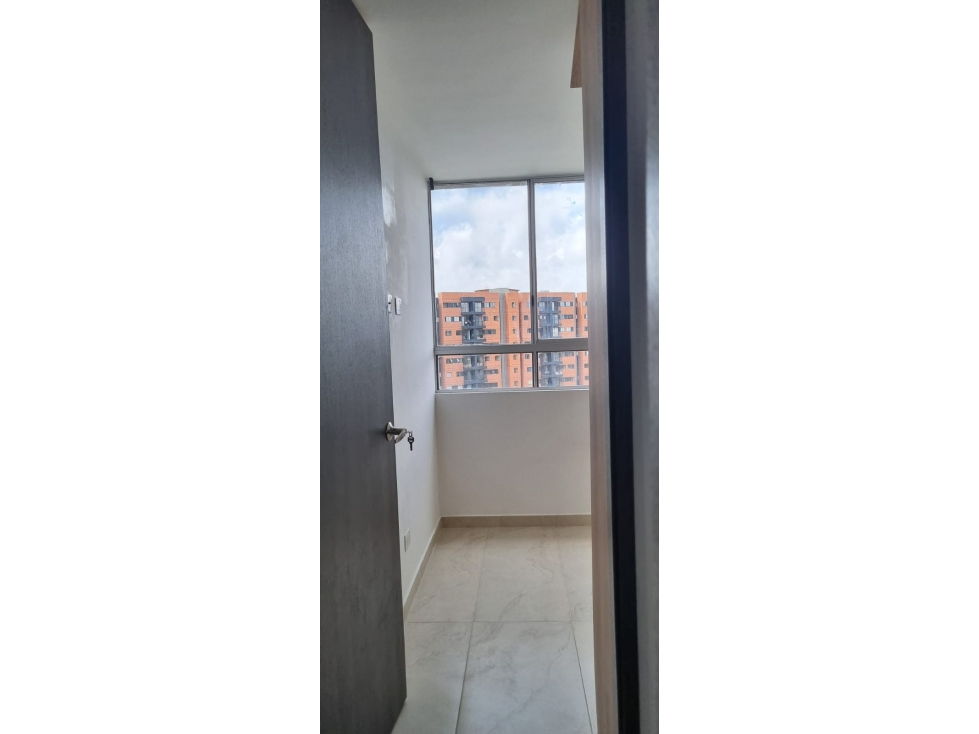 Vendo apartamento en rionegro sector fontibón — foto 2