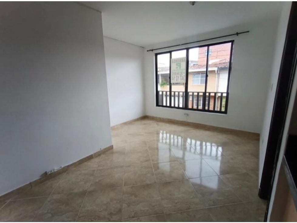 SE ARRIENDA APARTAMENTO SEGUNDO PISO EN BELEN LA NUBIA — foto 2