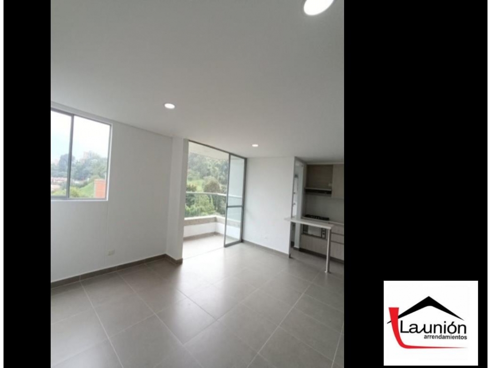 SE ARRIENDA OFICINA EN ENVIGADO, SECTOR EL TRIANON