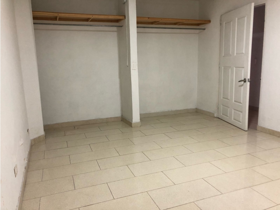 SE ARRIENDA CASA PRIMER PISO A DOS CUADRAS DE LA IGLESIA SANTA GEMA — foto 3