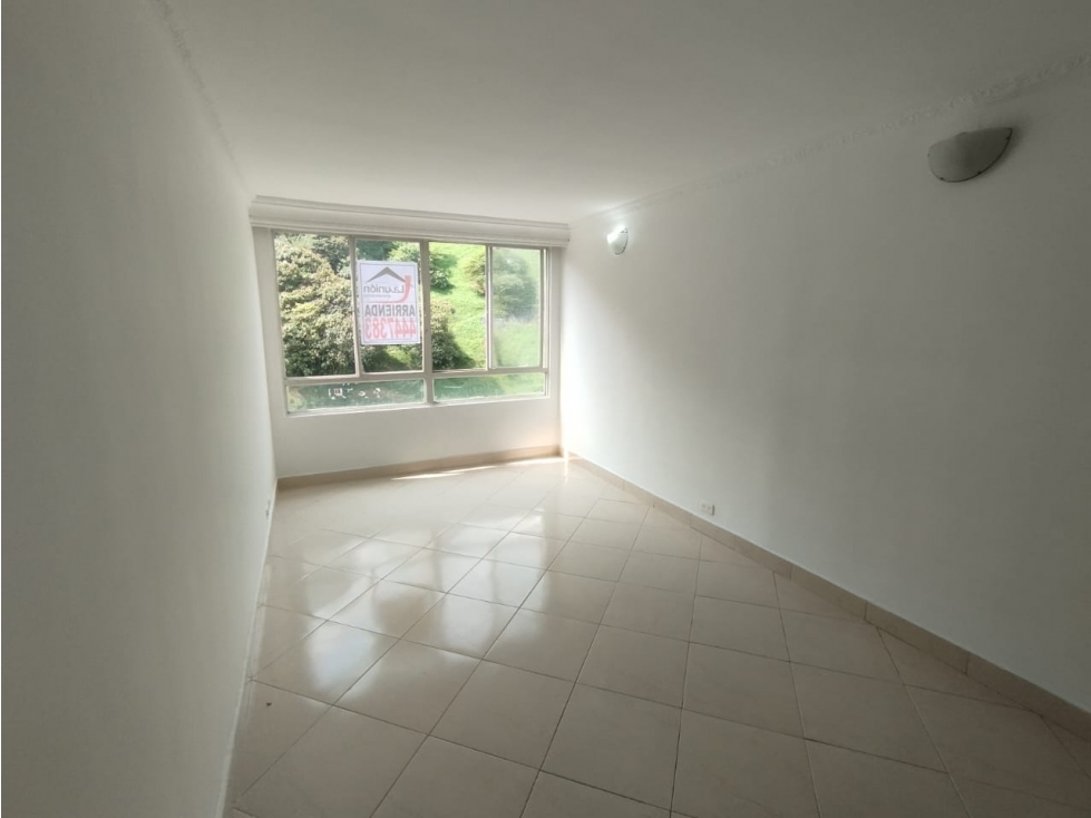 SE ARRIENDA APARTAMENTO EN RODEO ALTO, URBANIZACION RAYO DEL SOL — foto 2