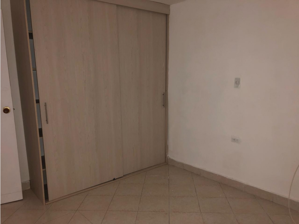 SE ARRIENDA APARTAMENTO EN EL SECTOR BELEN LAS PLAYAS PRIMER PISO — foto 2