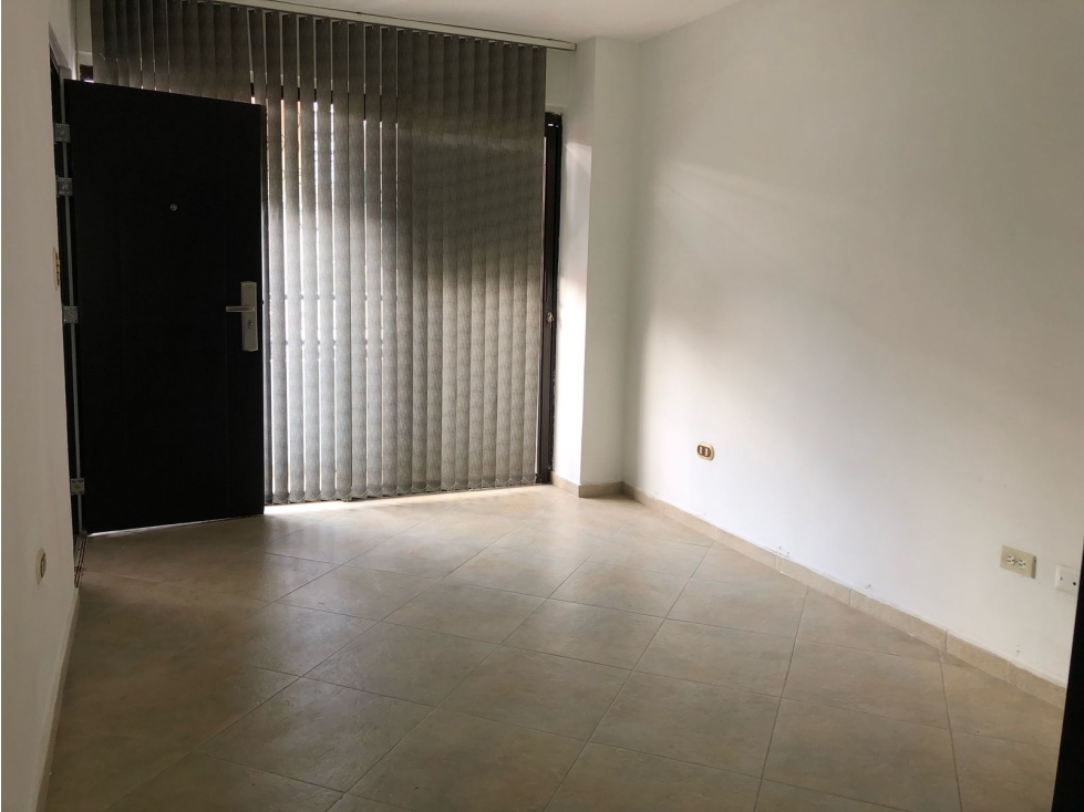 SE ARRIENDA APARTAMENTO EN EL SECTOR CAMPO AMOR — foto 2