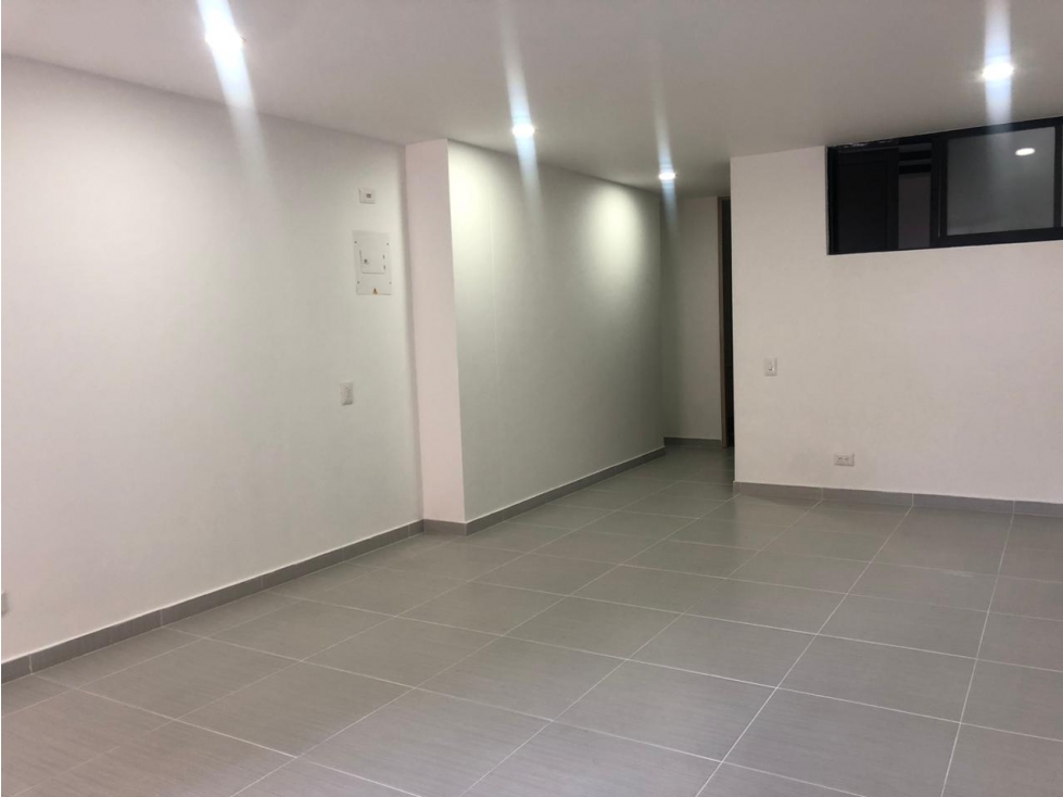 SE ARRIENDA APARTAESTUDIO EN LA CASTELLANA