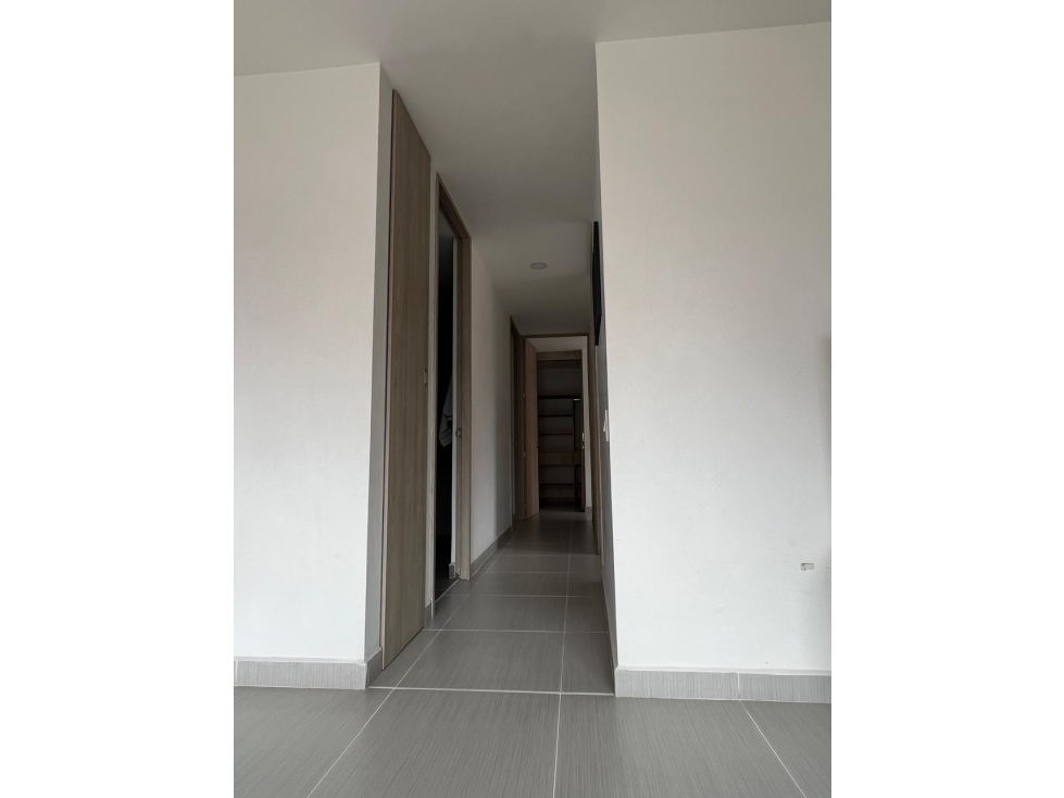 SE ARRIENDA APARTAMENTO EN LA CASTELLANA — foto 6