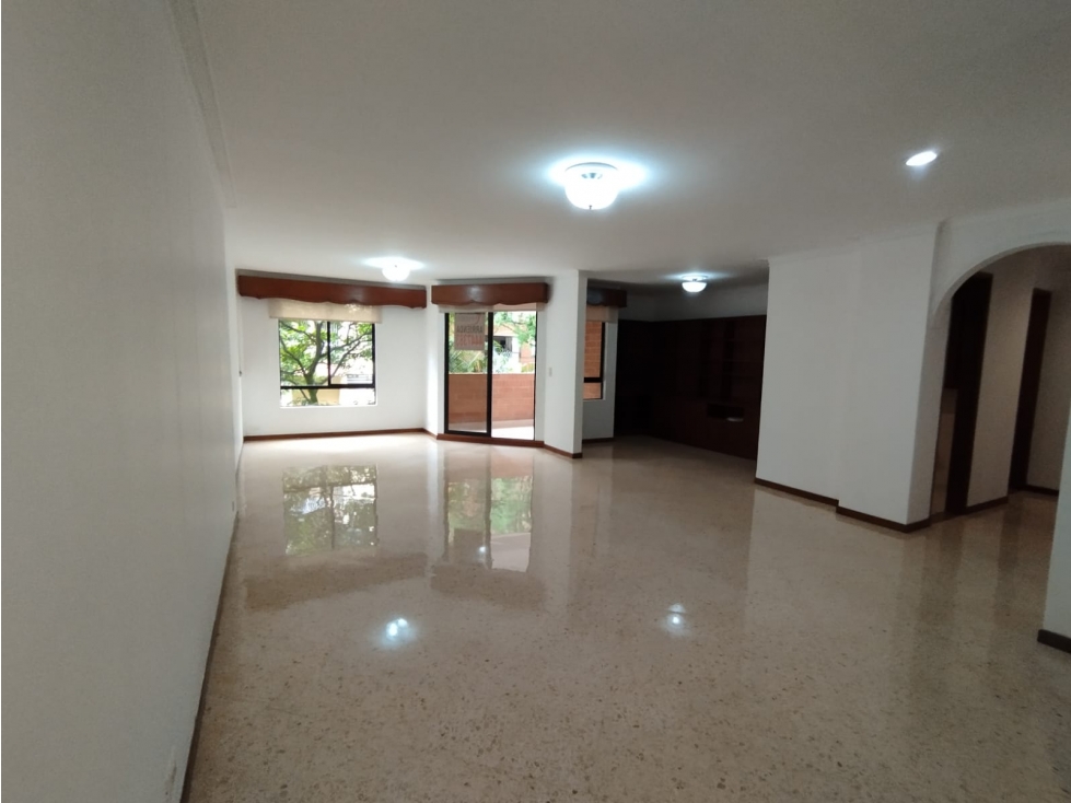 SE ARRIENDA APARTAMENTO EN EL SECTOR DE LAURELES
