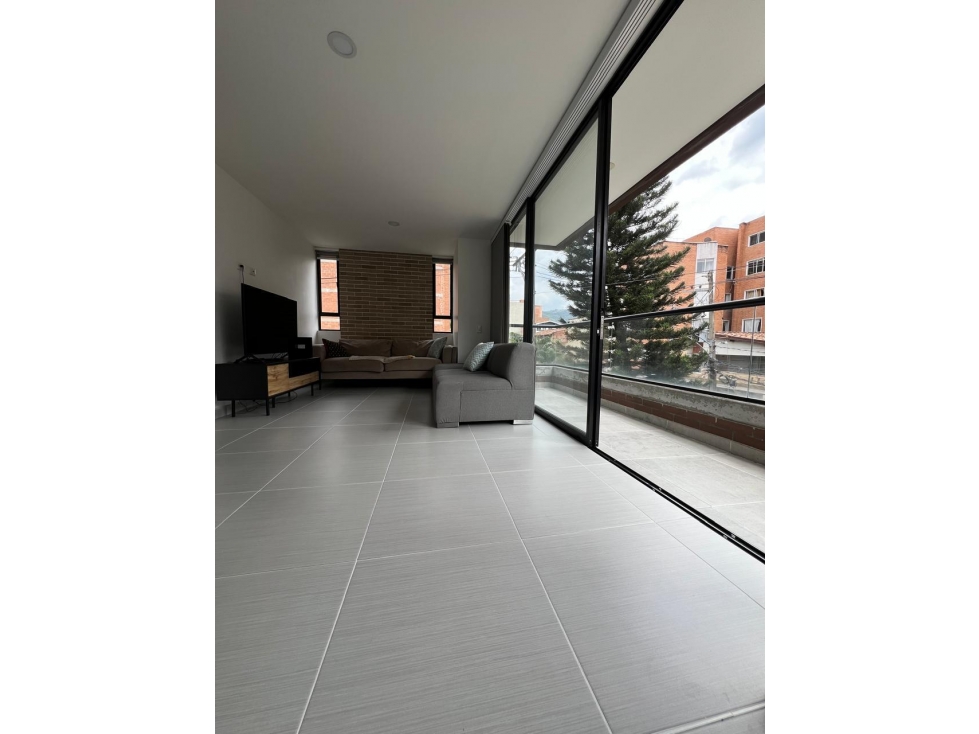 SE ARRIENDA APARTAMENTO EN LA CASTELLANA — foto 2