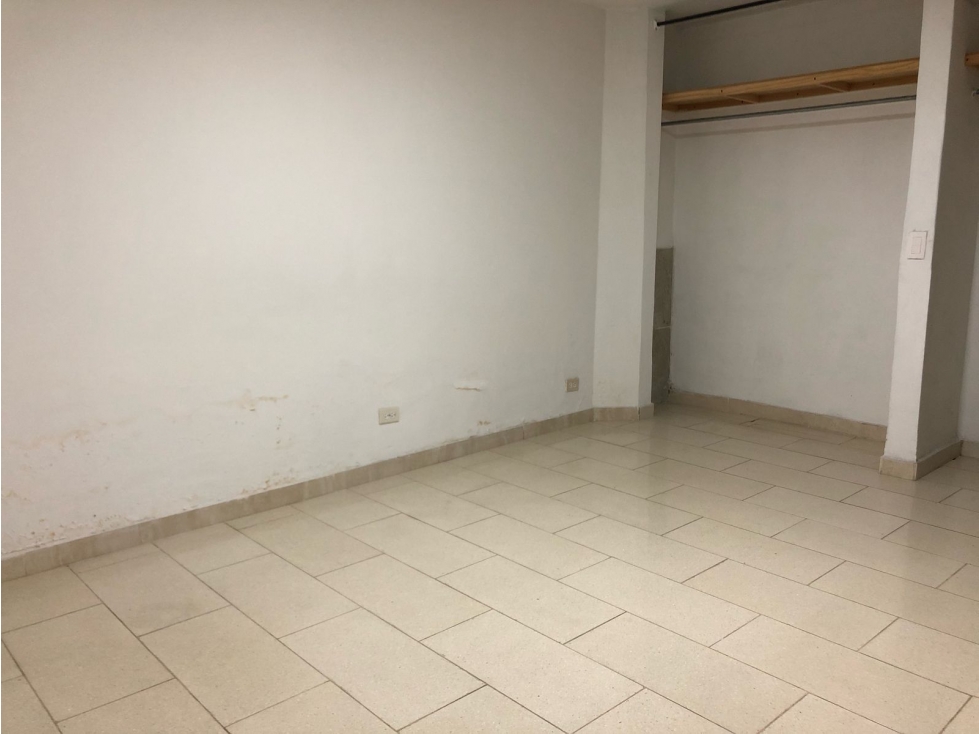 SE ARRIENDA CASA PRIMER PISO A DOS CUADRAS DE LA IGLESIA SANTA GEMA — foto 4