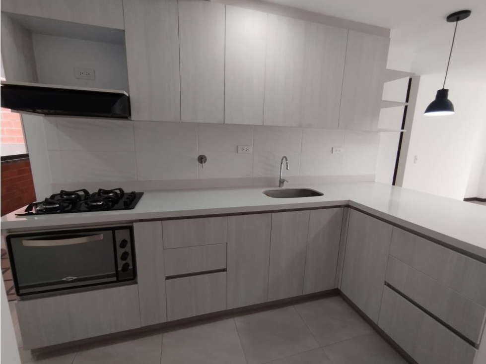 SE ARRIENDA APARTAMENTO EN EL SECTOR DE LAURELES
