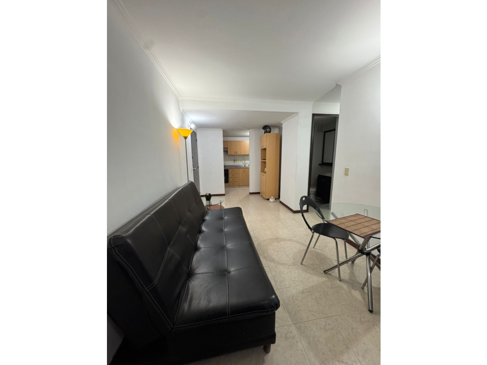 SE ARRIENDA APARTAMENTO EN LA LOMA DE LOS BERNAL — foto 2