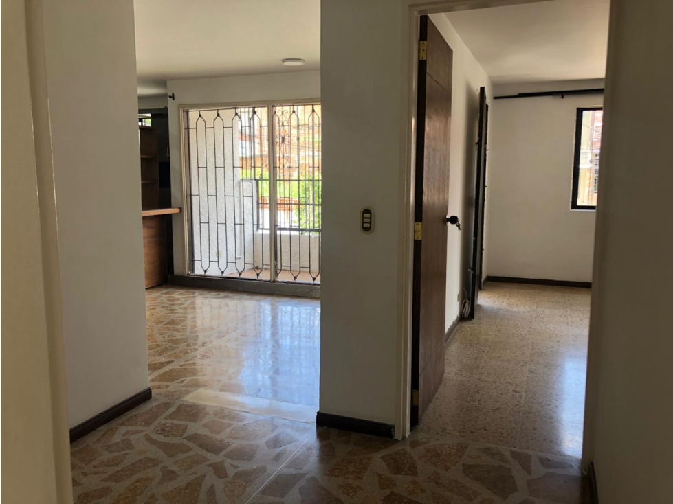 SE ARRIENDA APARTAMENTO EN LA AMERICA — foto 2