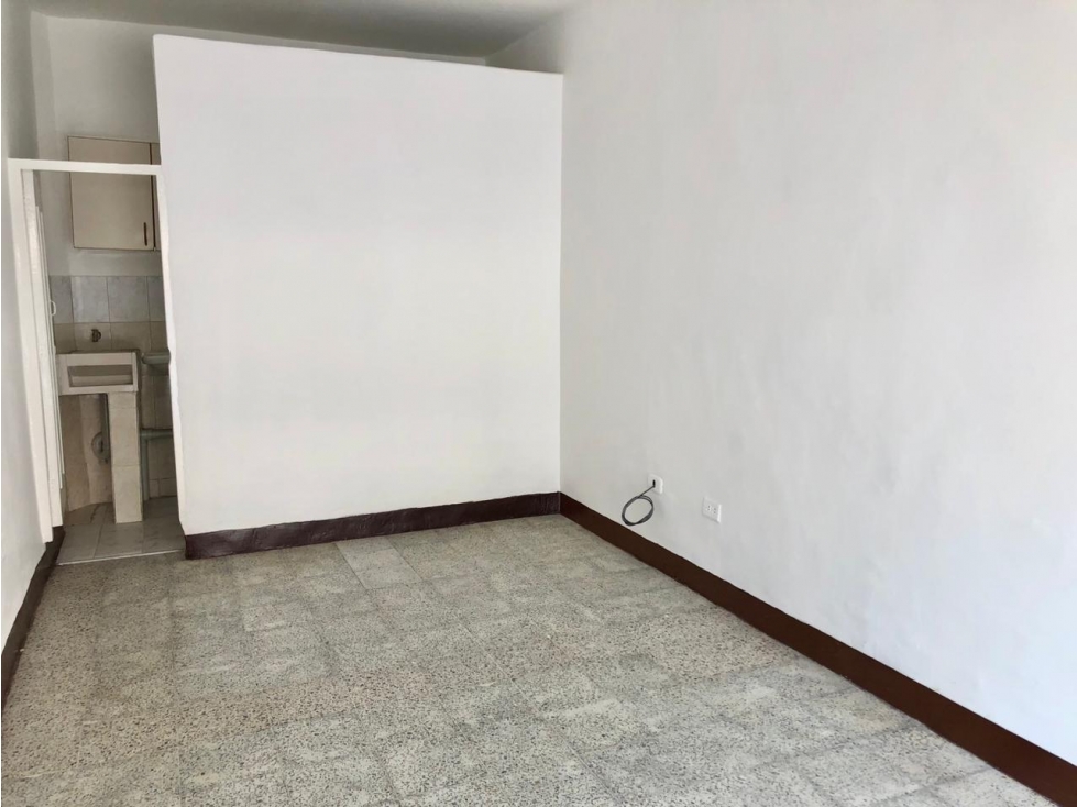 SE ARRIENDA LOCAL EN BELEN LA GLORIA — foto 2