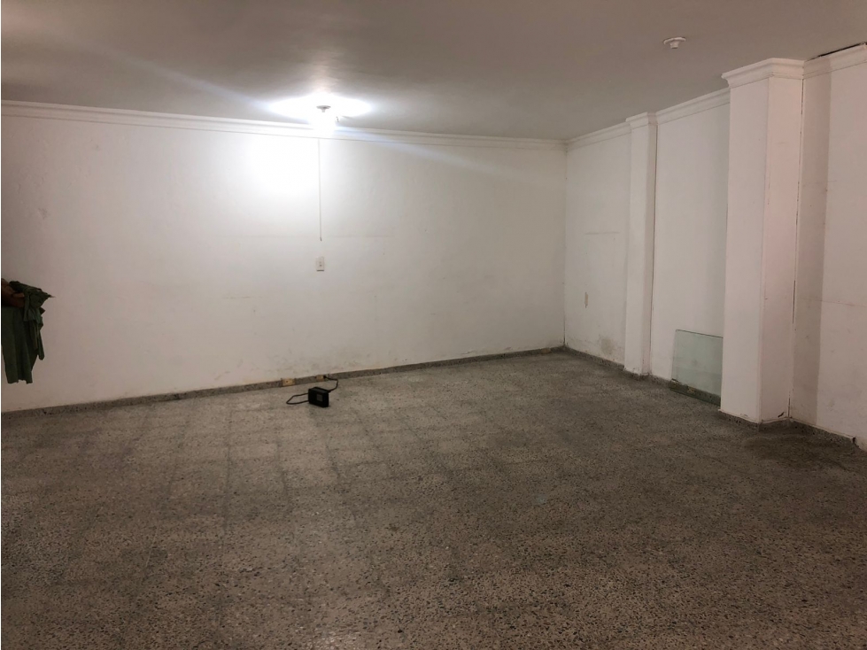 SE ARRIENDA LOCAL EN LAURELES — foto 2
