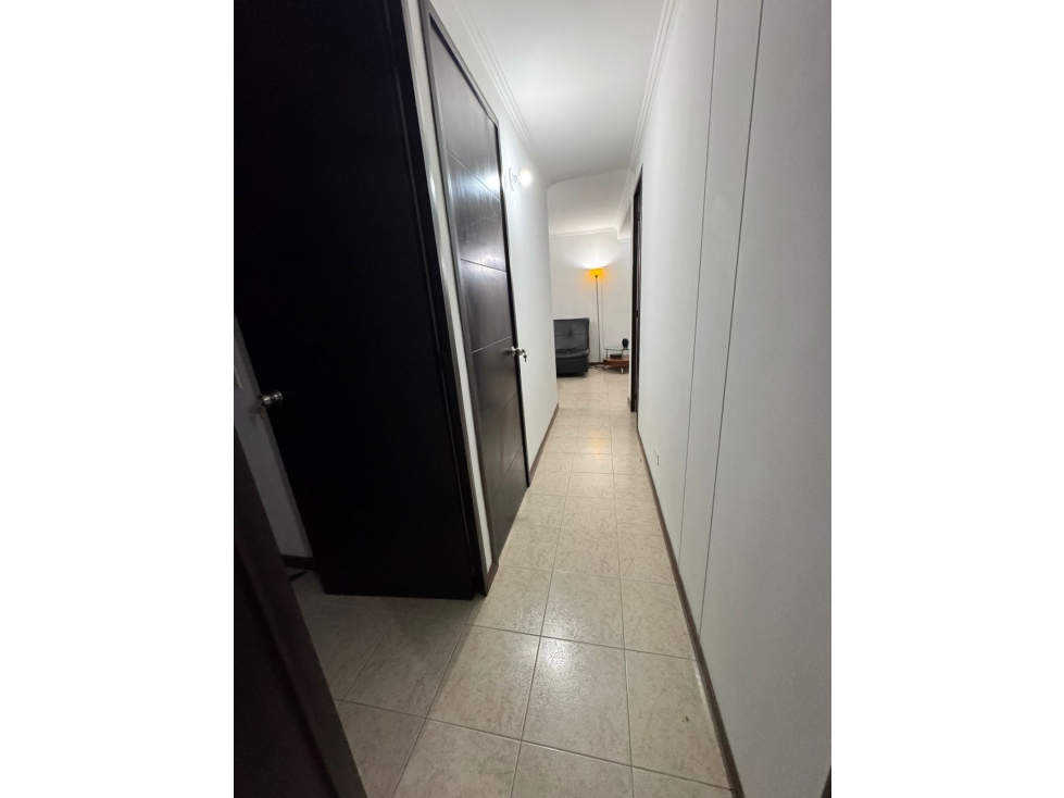 SE ARRIENDA APARTAMENTO EN LA LOMA DE LOS BERNAL — foto 3