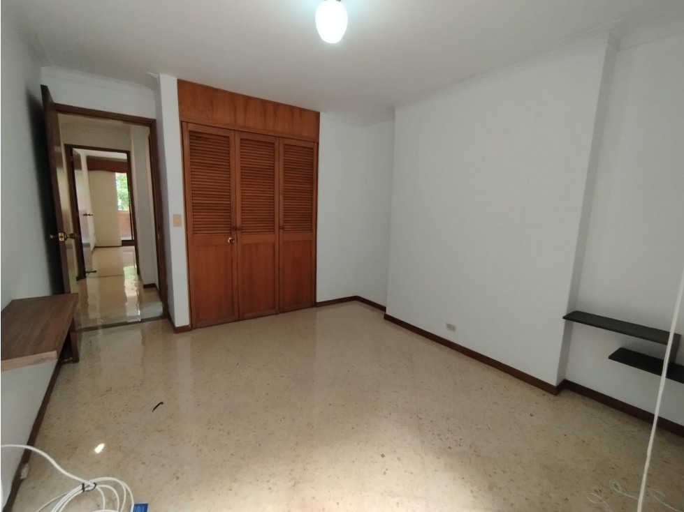 SE ARRIENDA APARTAMENTO EN EL SECTOR DE LAURELES — foto 5