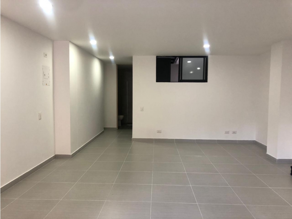 SE ARRIENDA APARTAESTUDIO EN LA CASTELLANA — foto 4