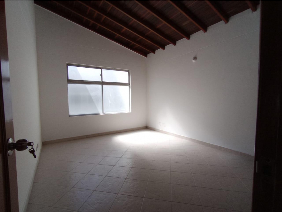 SE ARRIENDA APARTAMENTO EN BELEN ALAMEDA — foto 4