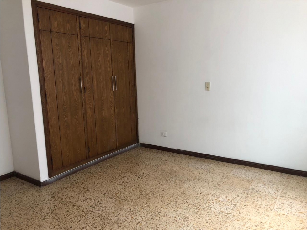 SE ARRIENDA APARTAMENTO EN LA AMERICA — foto 5