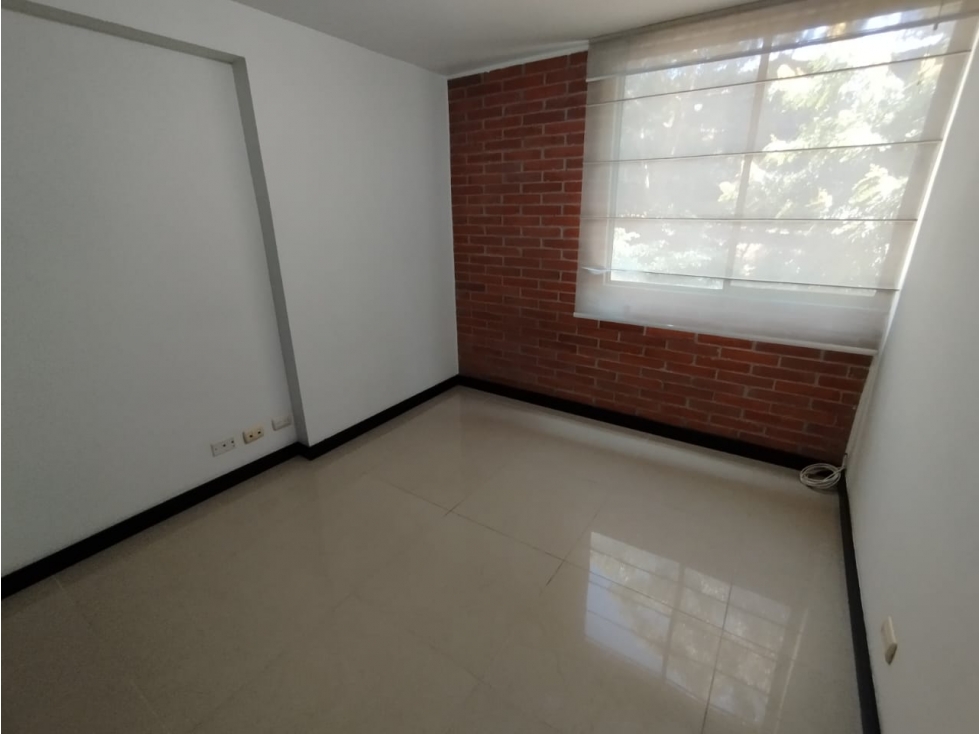 SE ARRIENDA APARTAMENTO EN LOMA DE LOS BERNAL — foto 6