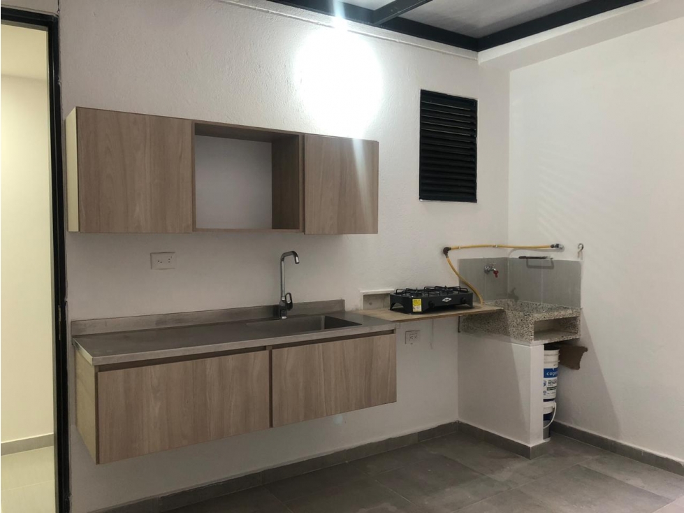 SE ARRIENDA APARTAESTUDIO EN LA CASTELLANA — foto 6