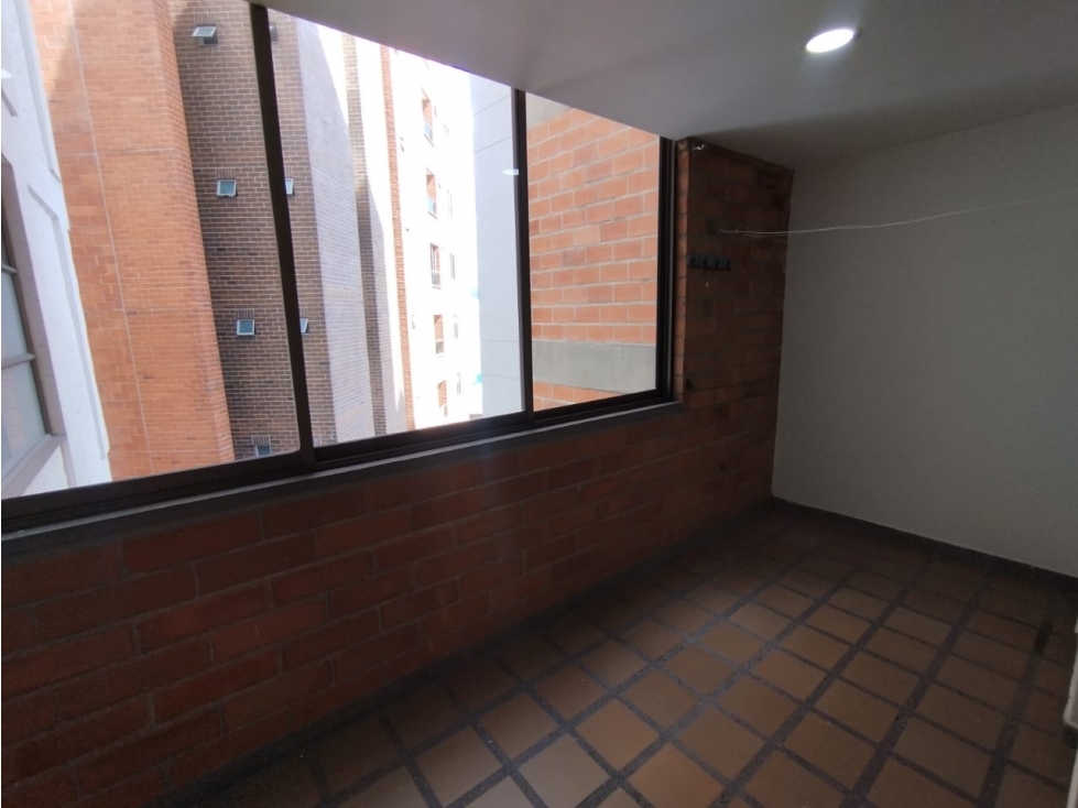 SE ARRIENDA APARTAMENTO EN EL SECTOR DE LAURELES — foto 6
