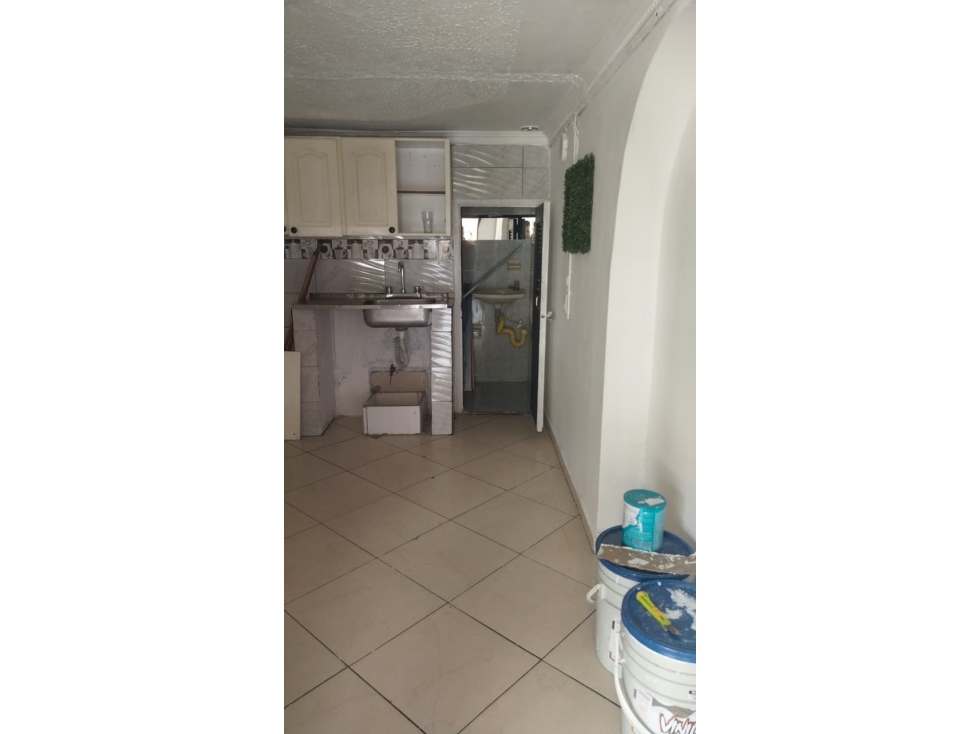 ARRIENDO LOCAL EN EL SECTOR DE SANTANA