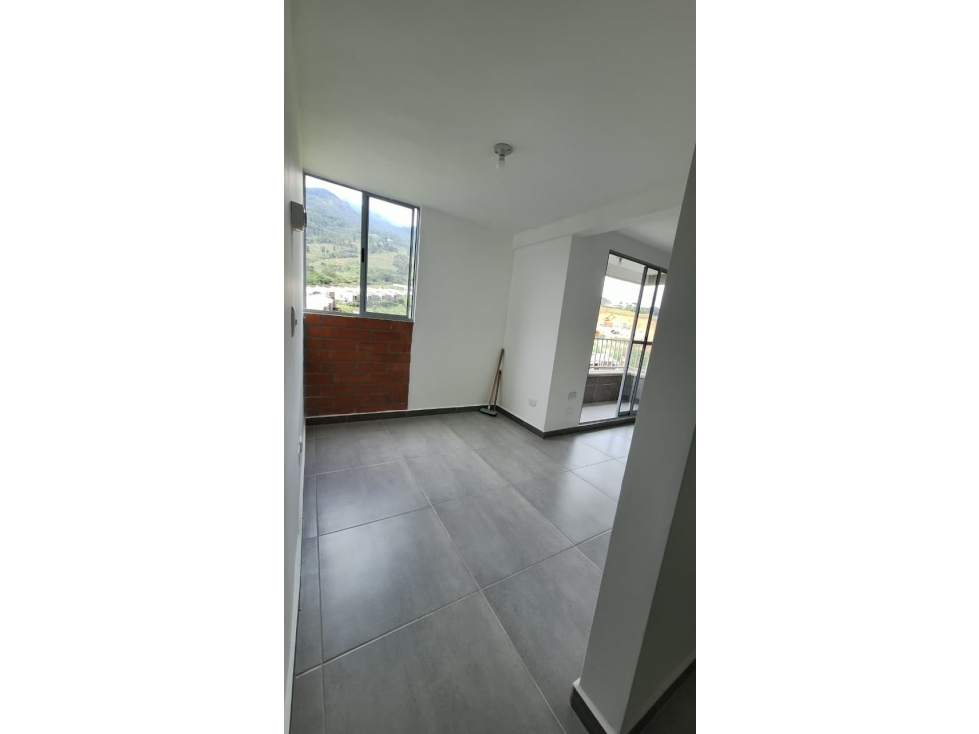ARRIENDO APARTAMENTO EN EL SECTOR DE NAVARRA — foto 2