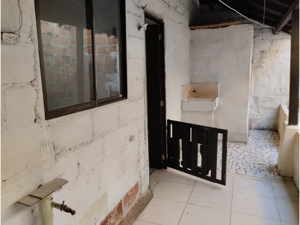 VENDO CASA EN EL SECTOR DE BARRIO MESA