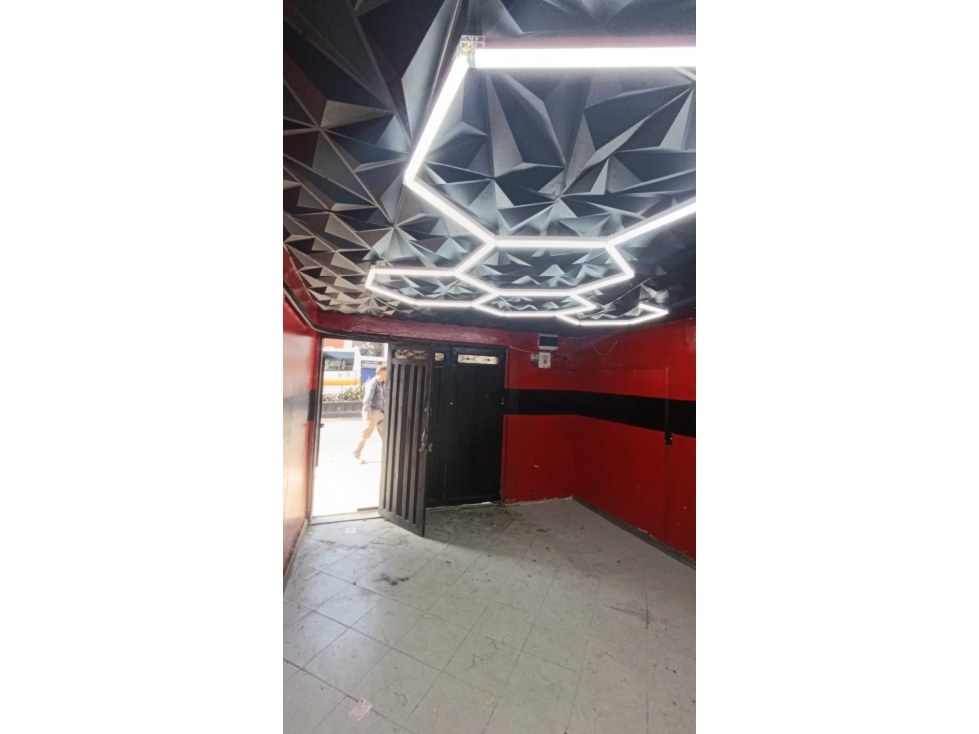 ARRIENDO LOCAL EN EL SECTOR DE MANCHESTER