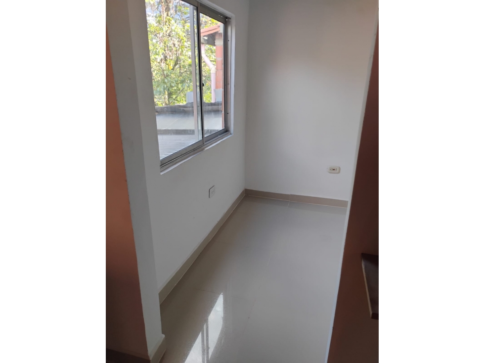 disponible sector niquia — foto 5