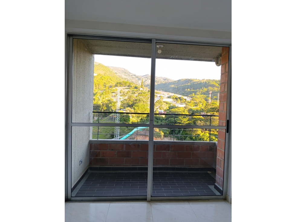 DISPONIBLE PARA LA VENTA — foto 3