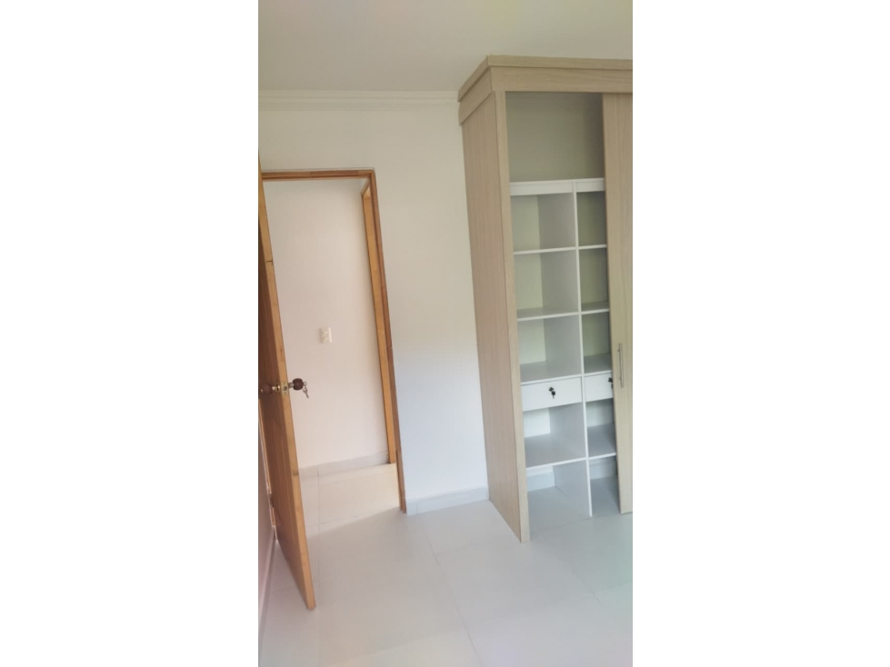 ARRIENDO APARTAMENTO EN EL SECTOR DE NAVARRA — foto 4