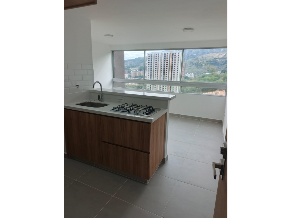 Arriendo apartamento en el sector de san gabriel