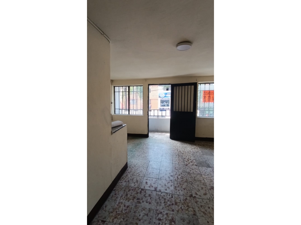 ARRIENDO LOCAL EN EL SECTOR DE MANCHESTER — foto 5