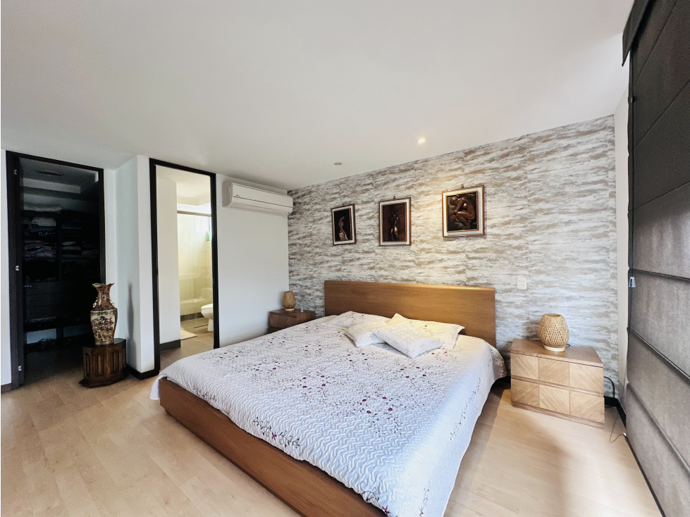 Apartamento Amoblado en Alquiler. CC Santa FE