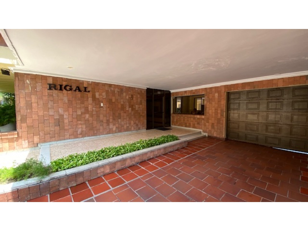 Vendo Espacioso Apartamento en Riomar
