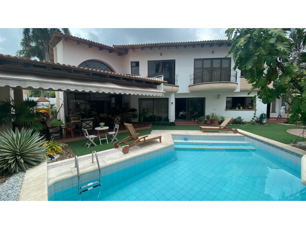 Moderna Casa con piscina en Conjunto Privado Norte de Barranquilla