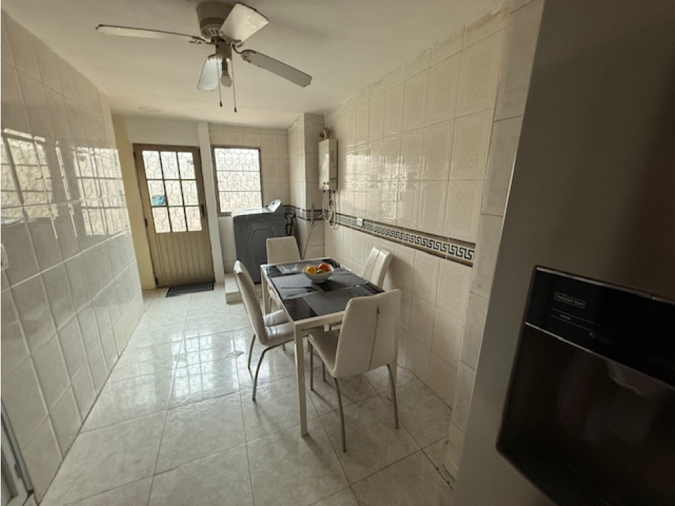 VENDO ESTRATEGICO EN GRANADILLO - B/Quilla - 3/2 + terraza — foto 6