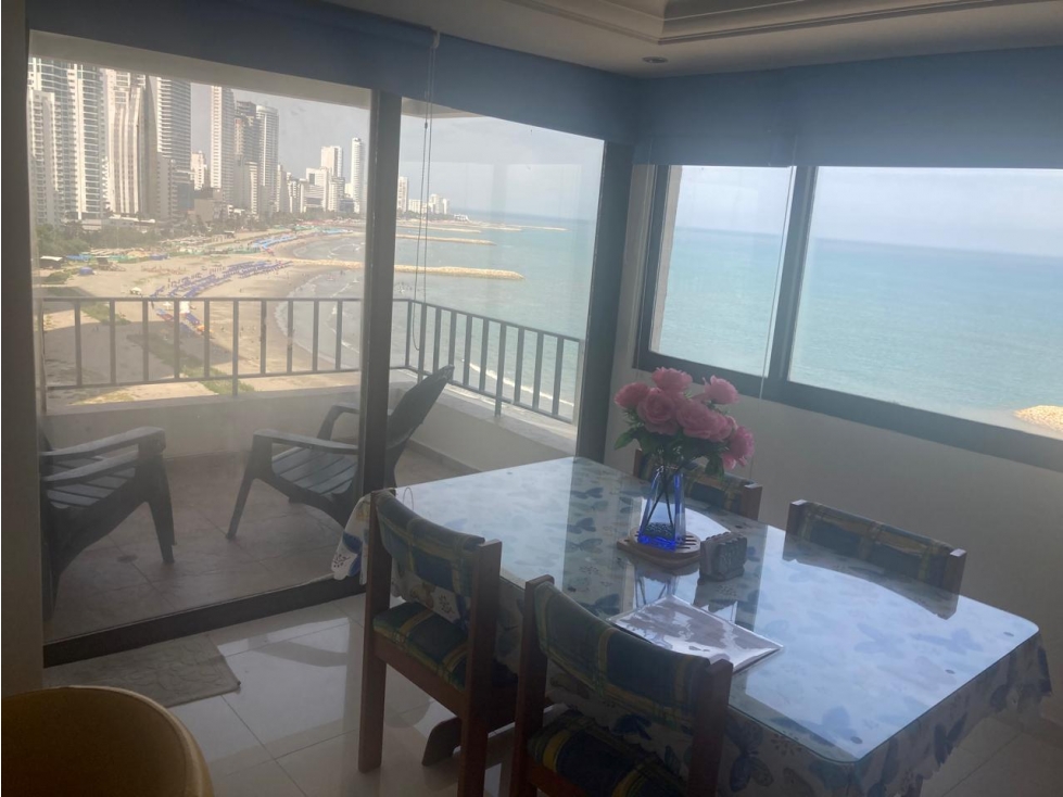 Apartamento en venta Bocagrande, Cartagena: A pasos de la playa.