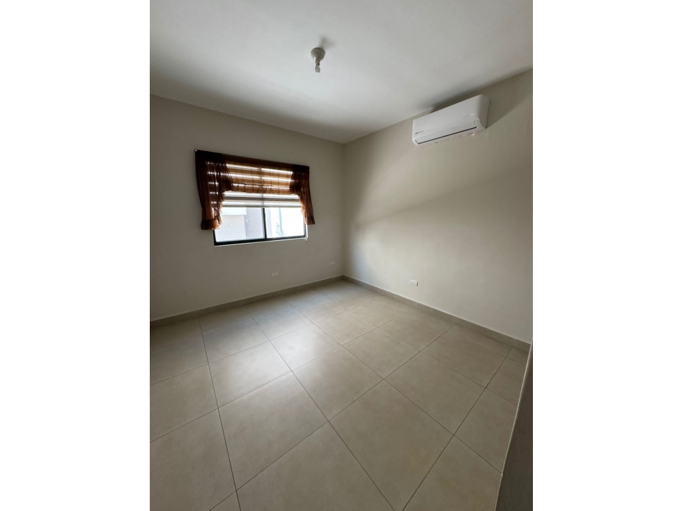 Casa en Renta Cumbres 4to Sector - 3