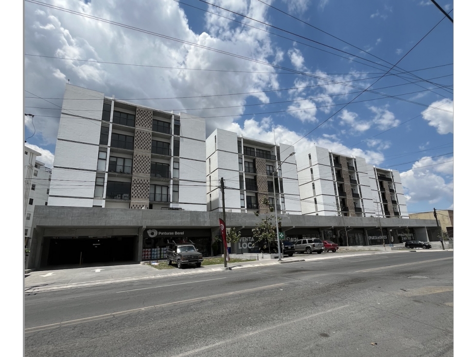 Local Comercial en Venta en Cumbres 4to Sector Monterrey NL - 1
