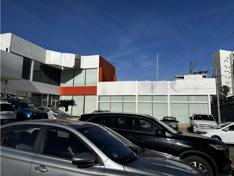 Local en Renta en Col Cumbres, Monterrey N.L.