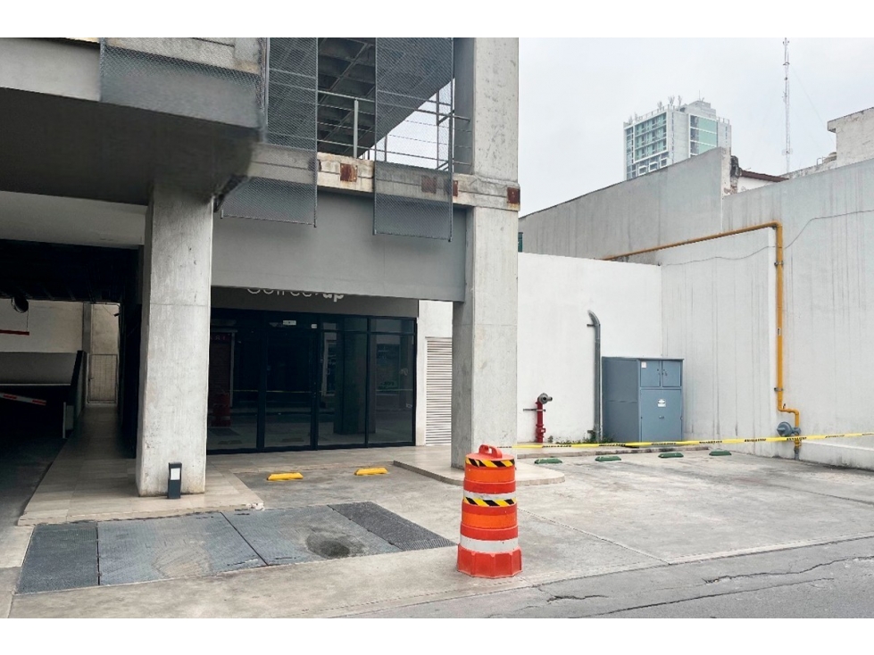 Local comercial en Renta Kyo Midtown en el Centro de Monterrrey - 3