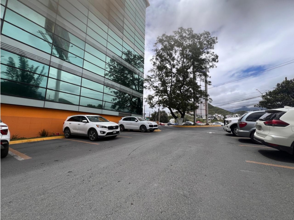 Oficinas en Renta Carretera Nacional - 5