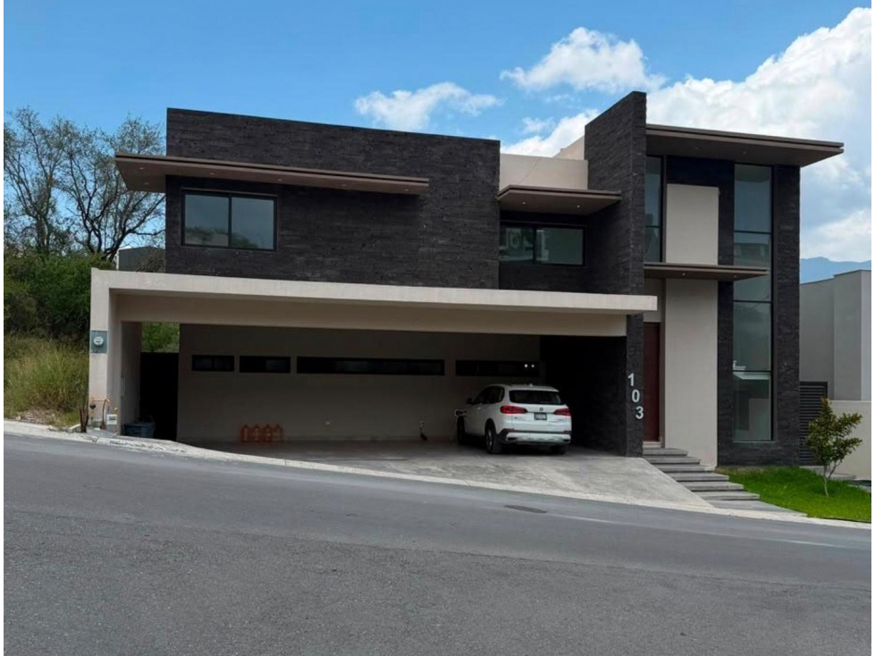 Casa en venta en Sierra Alta 9 Sector