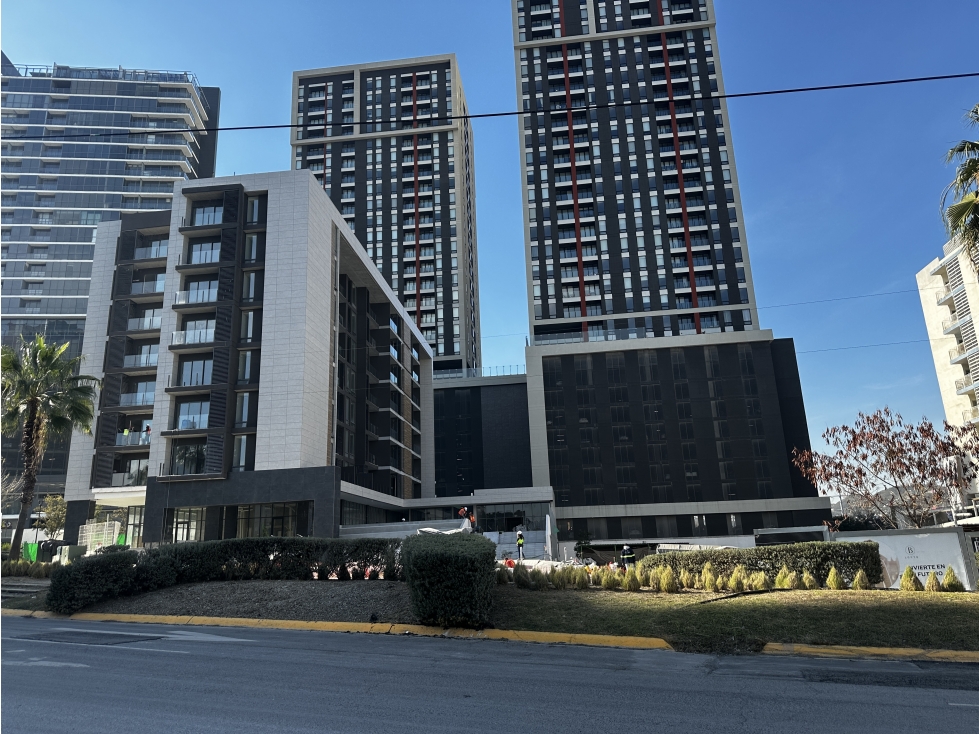 Local comercial en Venta, Valle Oriente, Monterrey N.L. - 1